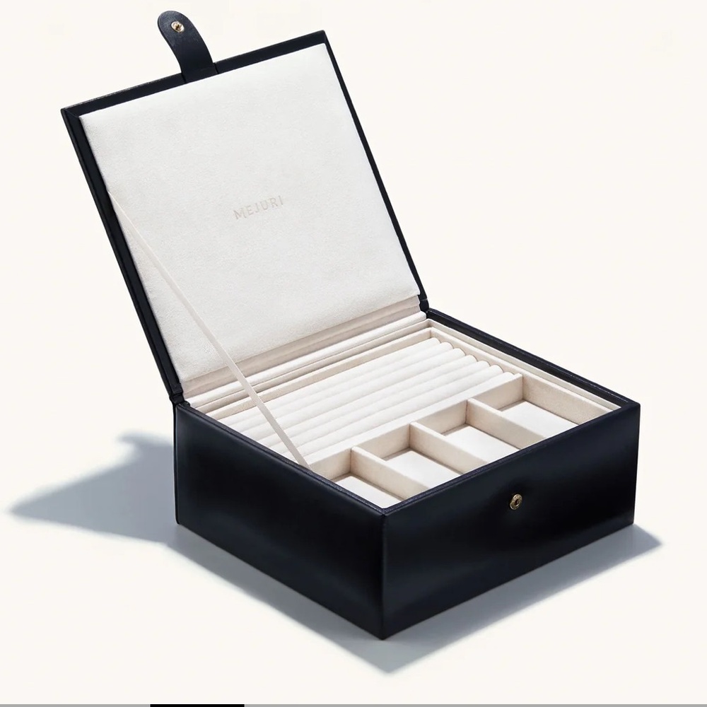 Mejuri Jewelry Box